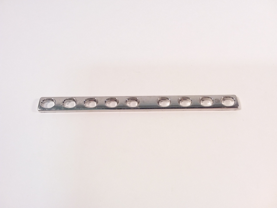 Synthes 4.5 mm Narrow DCP Plates, 9 Holes, Length 151 mm