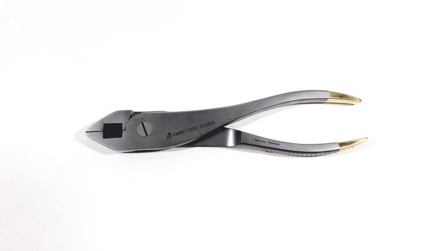 V Mueller Plier / Wire Cutter