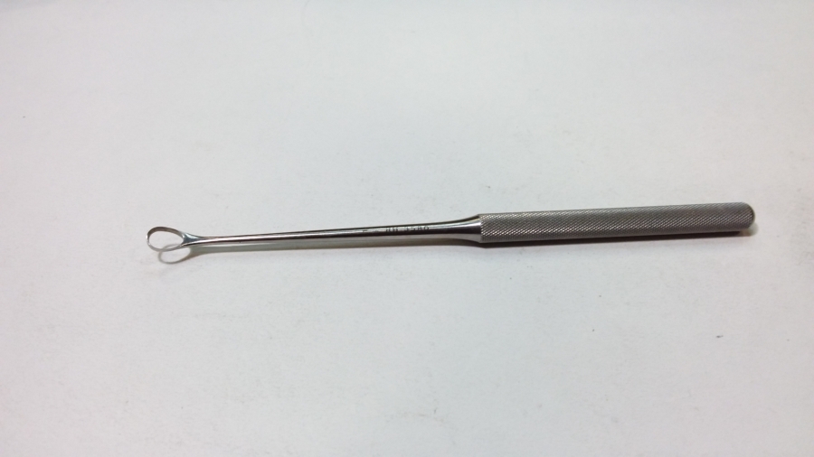 V. Mueller Coakley Sinus Curette, No 1. 6 1/2