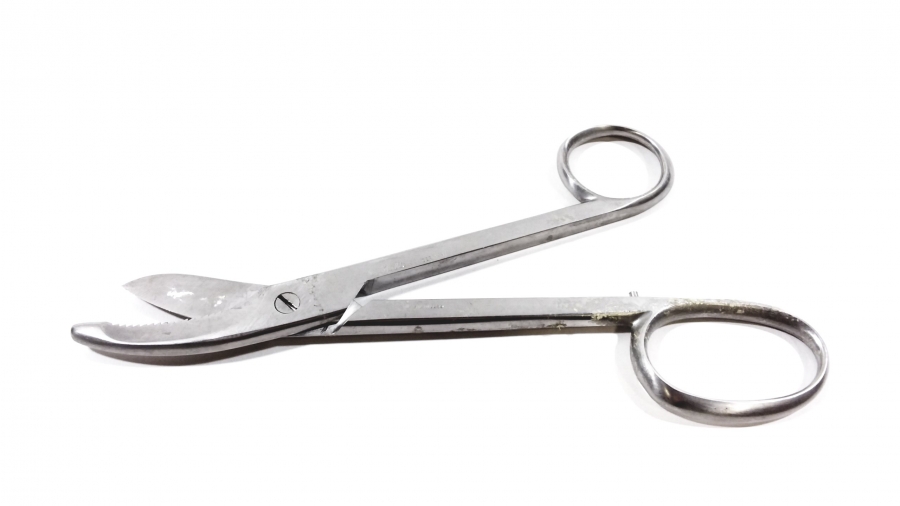 Miltex Bruns Cast Shears, Serrated Blade, 9 1/4&quot; (235 mm) Length