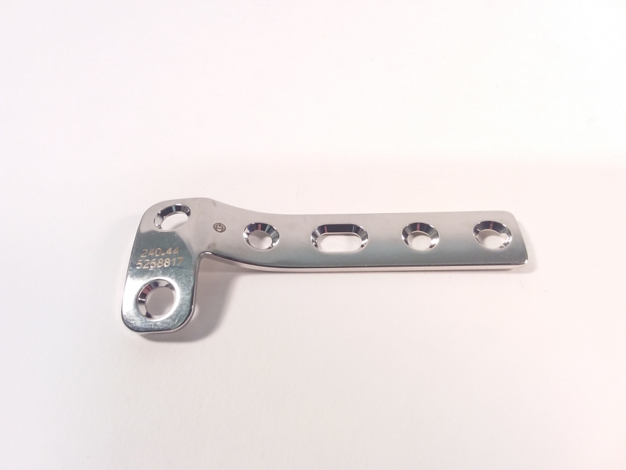 Synthes L-Buttress Plates 4 Holes, 86 mm Angled Left (For Right Tibia)