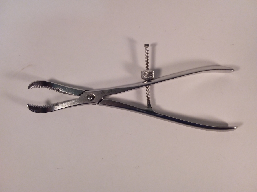 Synthes Reduction Forceps with Narrow Jaws