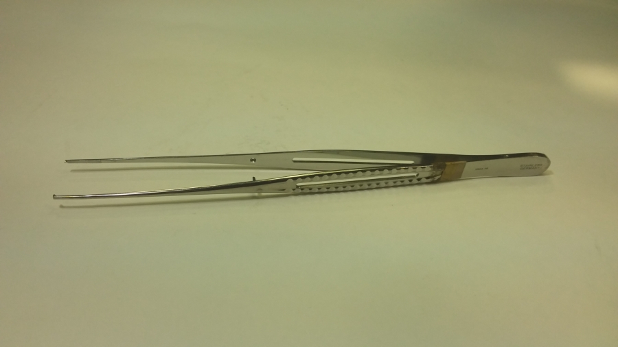 V. Mueller Farris Tissue Forcep, 1 x 2 Teeth With Serrations, 8 7/8&quot; (225mm) Overall Length