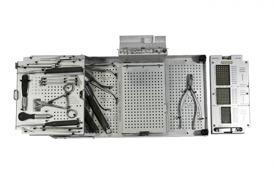 Synthes Mini Fragment Instrument and Titanium Implant Set, With Self-Tapping Screws