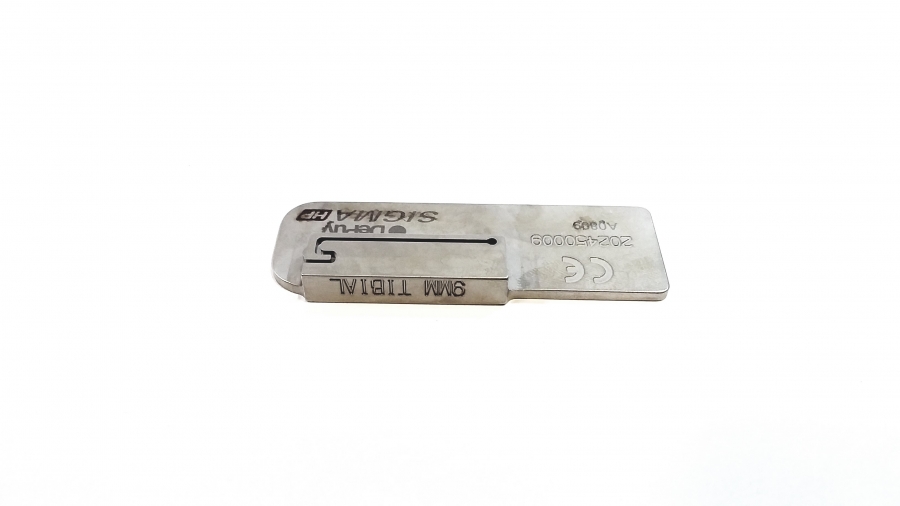 DePuy Distal Femoral Defect Shim 9mm