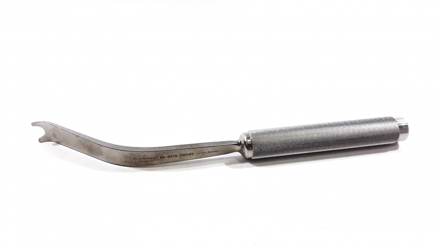 Symmetry Femoral Neck Retractor
