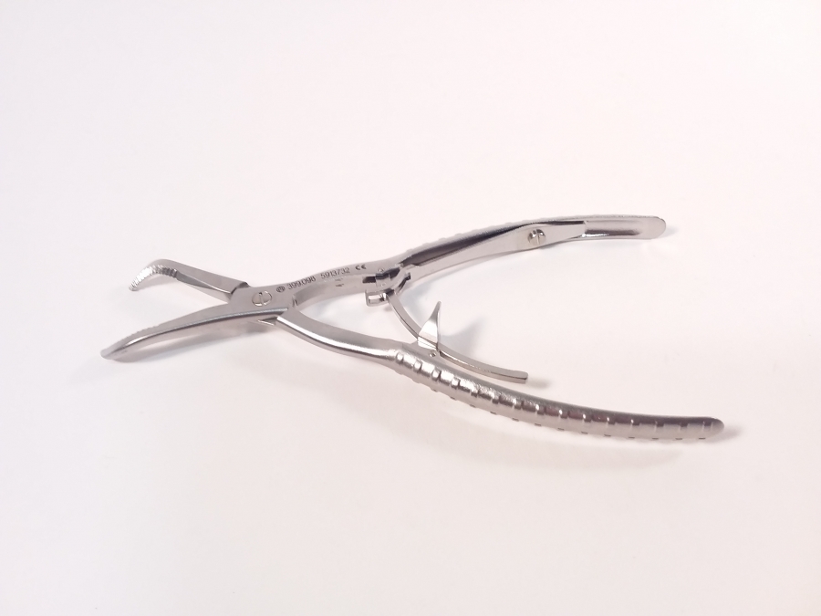 Synthes Reduction Forceps, With Serrated Jaw, Medium Handle, Soft Ratchet