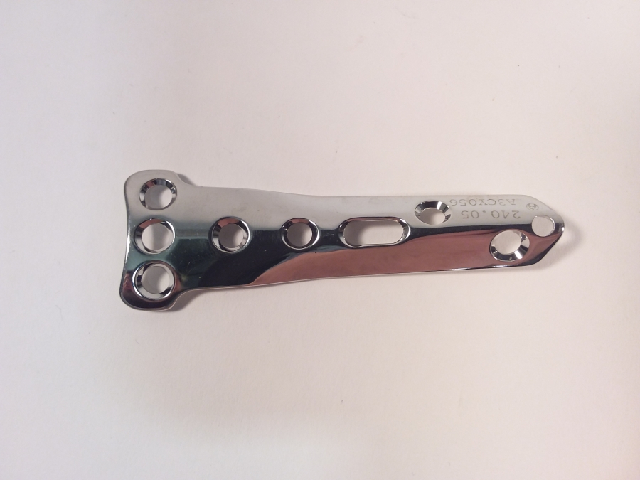 Synthes Special Plates For Tibia Operations, Spoon Plates 5 Holes, Length 100 mm