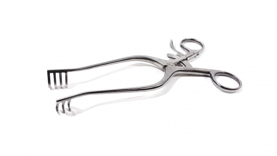V. Mueller Weitlaner Retractor, 3 x 4 Sharp Prongs