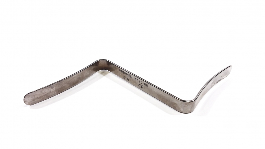 Innomed Z Knee Retractor, 11 mm Blade Width, 3&quot; Deep, 7.25&quot; Length