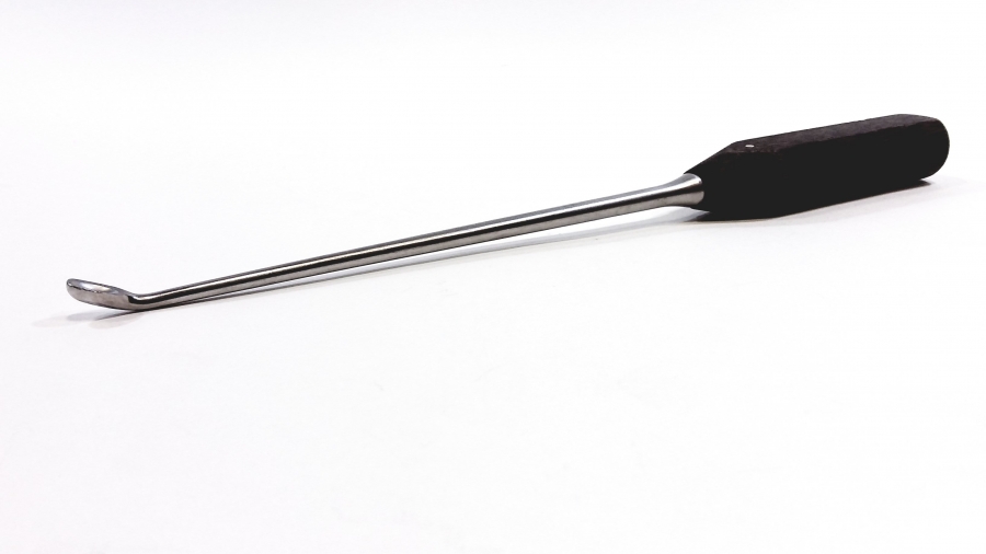 W. Link Curette, Strongly Curved, Sharp, Rigid Shaft, Oval Cup