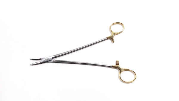 V. Mueller Vital Crile-Wood Needle Holder, 8