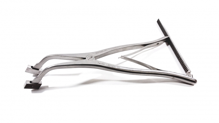 Innomed Large Calibrated Femoral Tibial Spreader With Grooved Pads