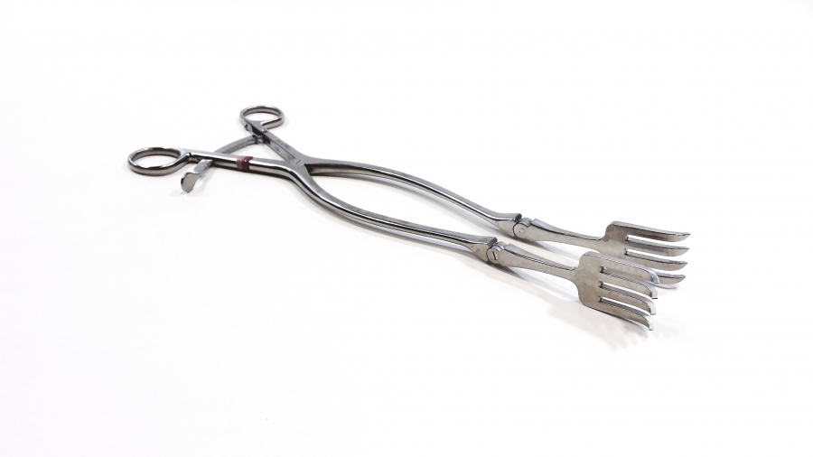 V. Mueller Oberhill Retractor w/ Ratchet Catch, Adjustable Swivel Arms