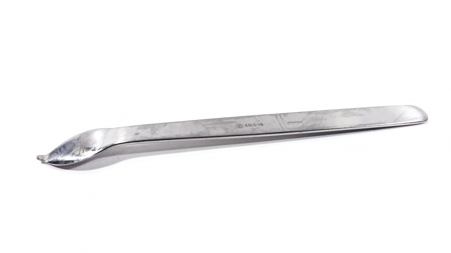 Zimmer Hohmann Retractor, Short Narrow Tip, 15mm Width, 160mm Length