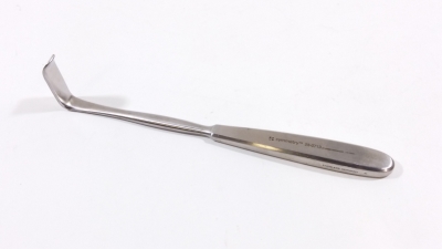Symmetry Langenbeck Retractor 23-0713