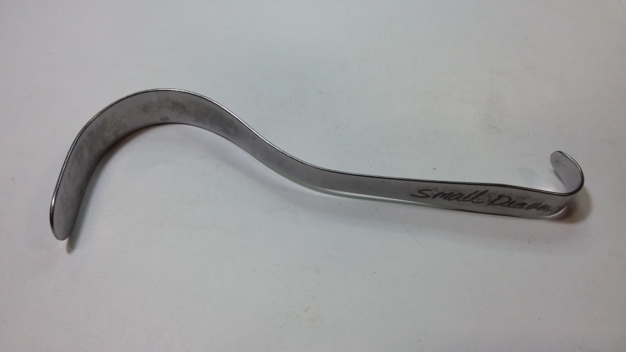 V. Mueller Deaver Retractor Blade 1&quot; (25mm) Wide, Overall Length 9&quot; (229mm)