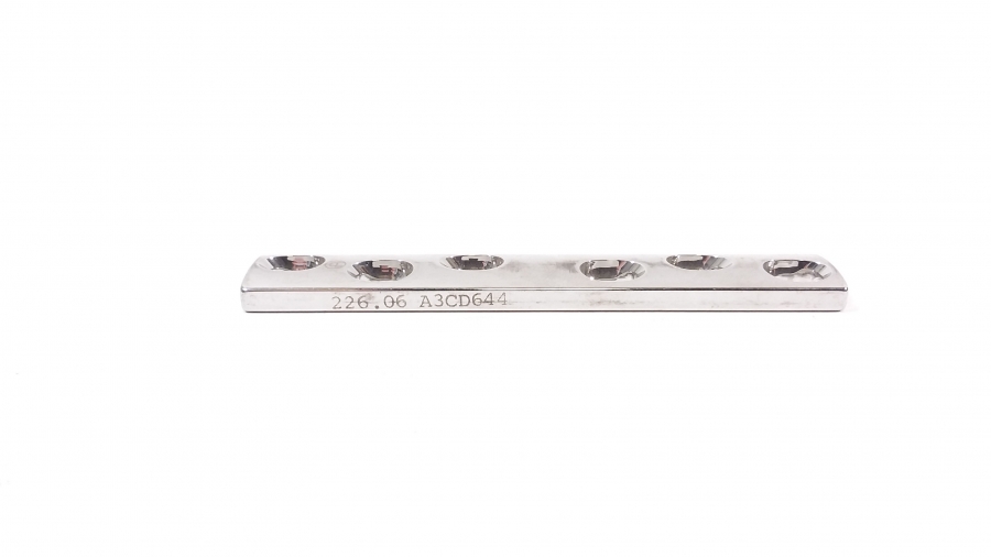 Synthes 4.5 mm Broad LC-DCP Plates, 6 Holes, Length 103 mm