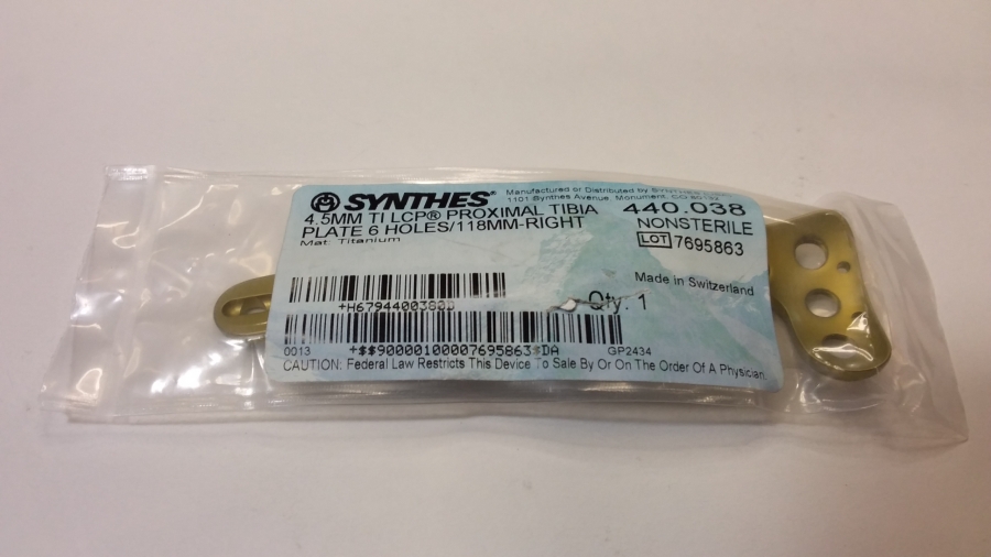 Synthes 4.5mm Titanium Proximal Tibia Plate, 6 Hole, 118mm, Right