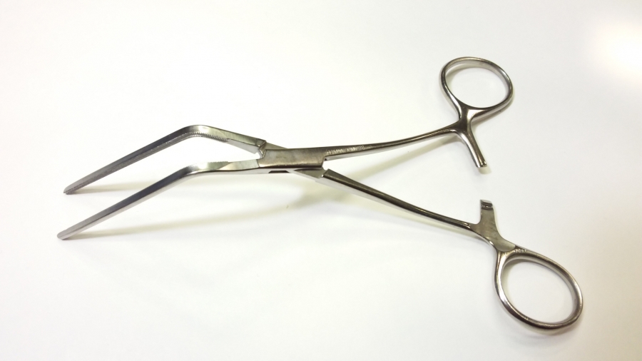 V. Mueller Cooley Peripheal Vascular Clamp, Light, Jaws Angled 55°