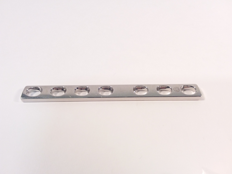 Synthes 4.5 mm Narrow DCP Plates, 7 Holes, Length 119 mm