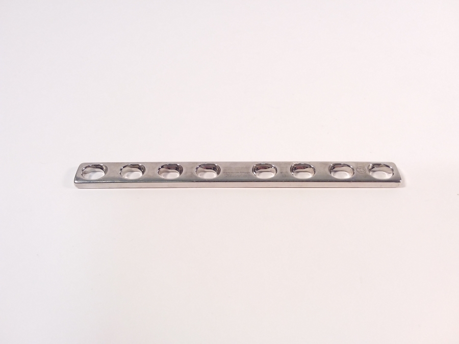 Synthes 4.5 mm Narrow DCP Plates, 8 Holes, Length 135 mm