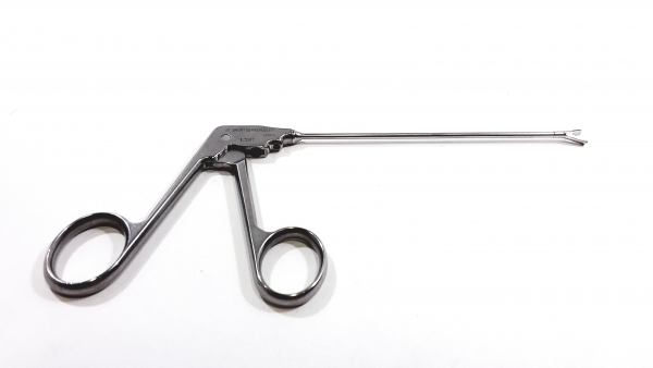 Acufex / Smith & Nephew 20° Left Rotary Scissor, Short Cigar Handle